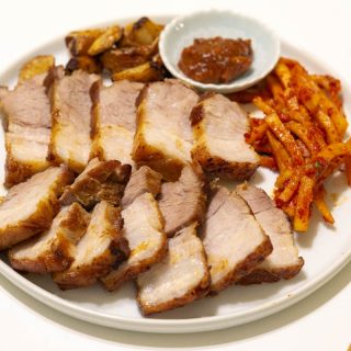 No-Water Korean Crispy Bossam (Pork Belly) – by Ryu Soo Young