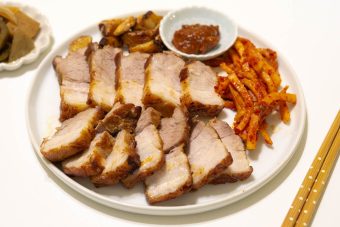 No-Water Korean Crispy Bossam (Pork Belly) – by Ryu Soo Young